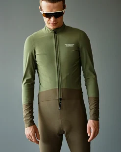 Pas Normal Studios Men's Mechanism Thermal Jacket — Army Green / Dark Stone^ Jackets & Gilets