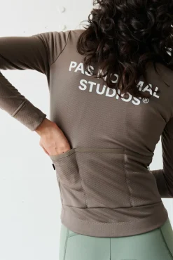 Pas Normal Studios Women's Essential Thermal Long Sleeve Jersey — Ash Brown^Women Jerseys