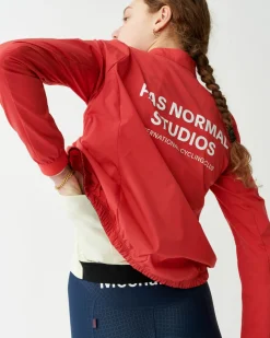 Pas Normal Studios Women's Mechanism Stow Away Jacket — Deep Red^Women Jackets & Gilets