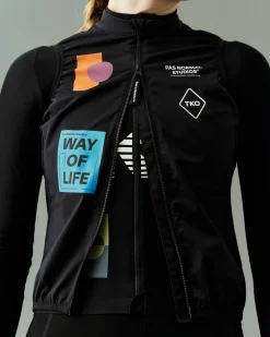 Pas Normal Studios Women's T.K.O. Mechanism Stow Away Gilet — Black^Women Jackets & Gilets