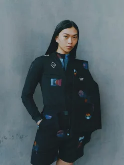 Pas Normal Studios Women's T.K.O. Mechanism Stow Away Jacket — Charcoal^Women Jackets & Gilets